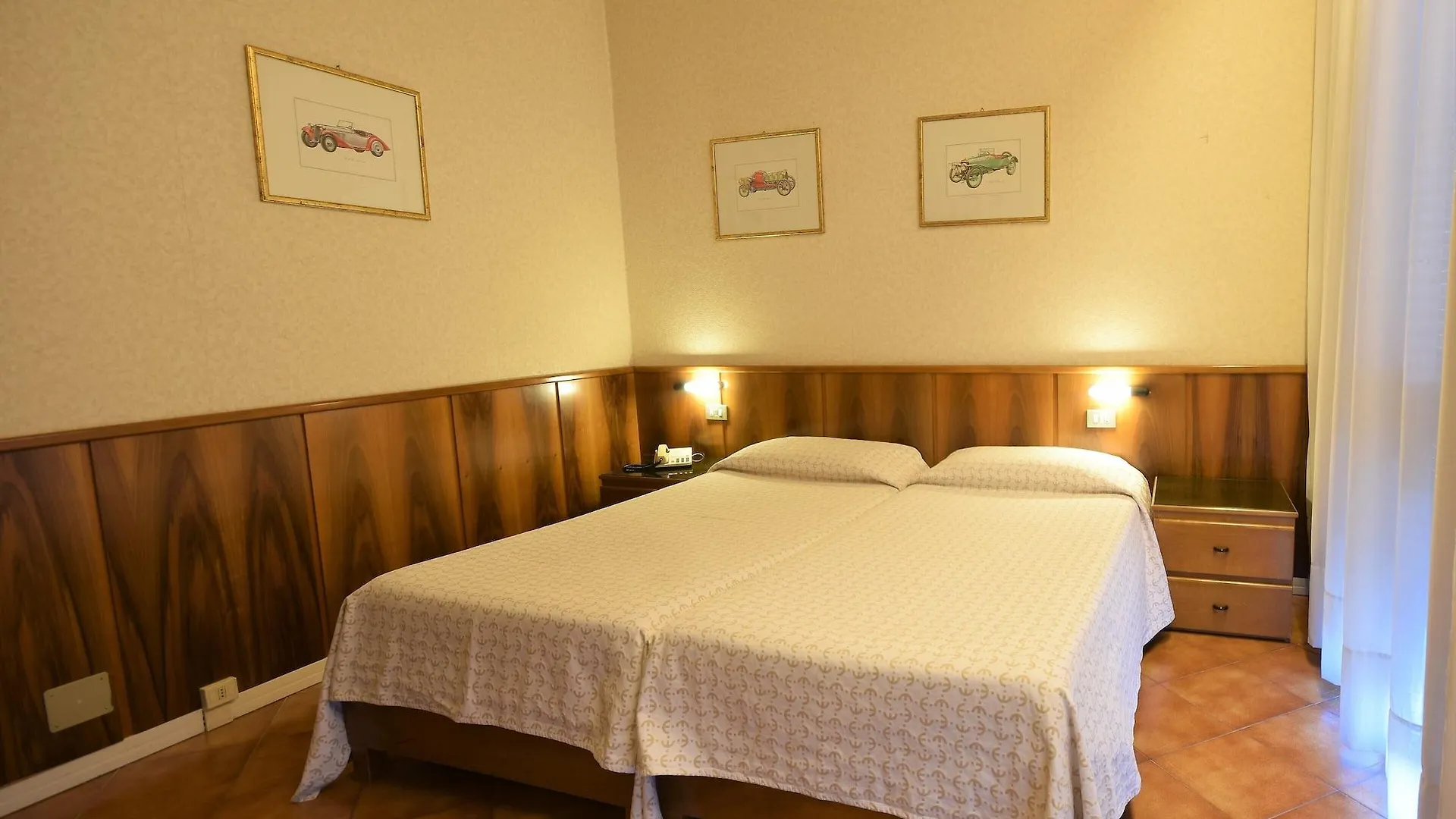 Euromotel Croce Bianca Verona 2*,  Italy